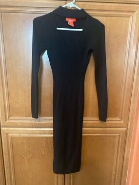 Rainbow Black Ribbed V-Neck Long Sleeve Midi Dress